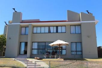 Elizabeth East 98 Port Owen