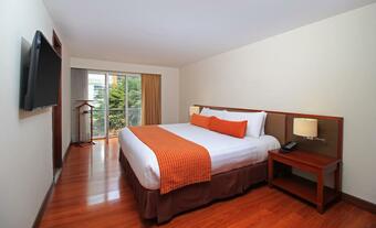 Hotel Windsor House Inn By Geh Suites