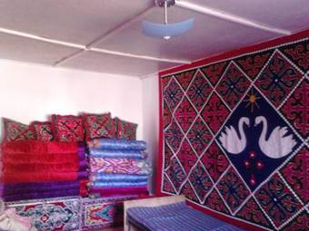 Happy Hostel