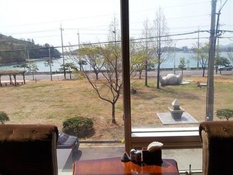 B&beach Hotel
