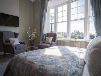 Eccles Hotel