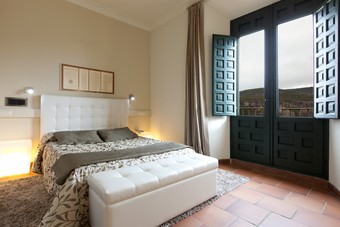 Hotel Leonor De Aquitania