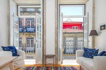 Liiiving In Porto | Blue Flower Apartment