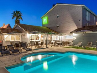 Hotel Kyriad Marseille Gtmenos
