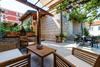 Hostal Apartments & Room Frane