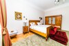 Spacious 3bdr Apt With A Balcony In The Center!