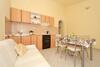 Apartments Pa? - 28m From Beach