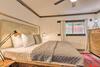 Apartamento Renovated Riverfront Retreat With Deck And Views