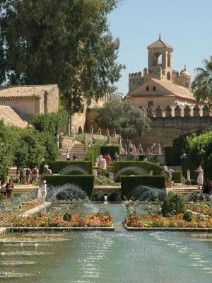 Descubre Córdoba en 3 horas: Mezquita, Alcázar y Judería
