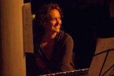 Gabriela Ahumada: piano y voz